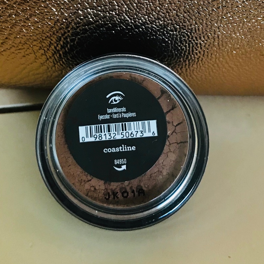 Bare Minerals loose eyeshadow Coastline, brown